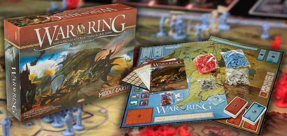 Коробка и компоненты настольной игры War of the Ring