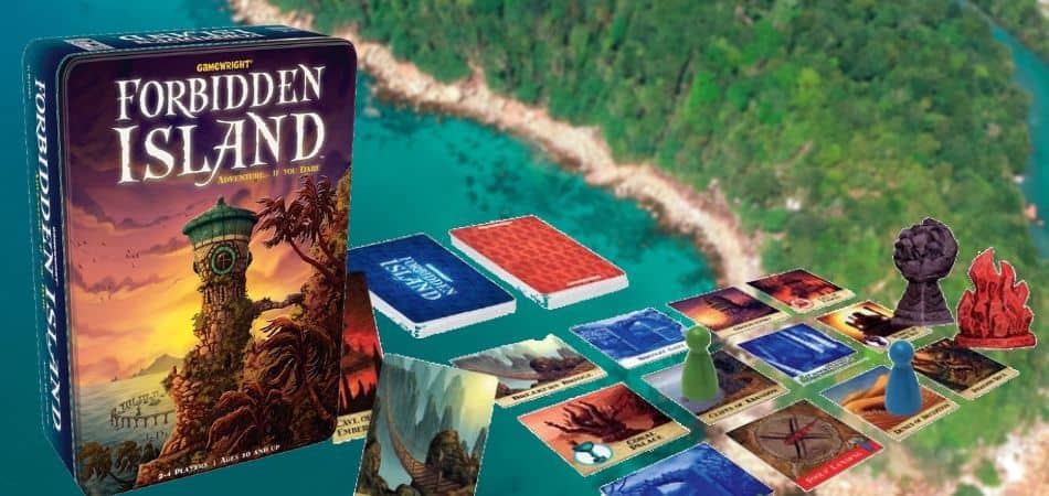 Коробка с настольной игрой Forbidden Island, карты и набор фишек